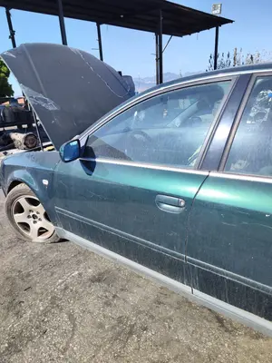 Foto de PUERTA DELANTERA IZQUIERDA AUDI A6 BERLINA (4B2) 2.5 V6 24V TDI (150 CV / 110 KW)
