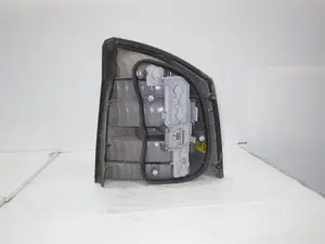 Foto de PILOTO TRASERO IZQUIERDO OPEL VECTRA C BERLINA 1.9 CDTI CAT (Z 19 DTL) (101 CV / 74 KW) referencia 13157646 foto 4