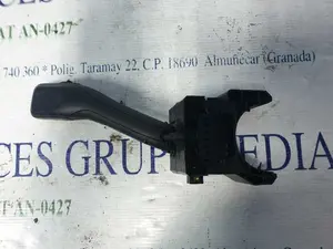 Foto de MANDO LIMPIA FORD GALAXY (VY) referencia 4B0953503F foto 3