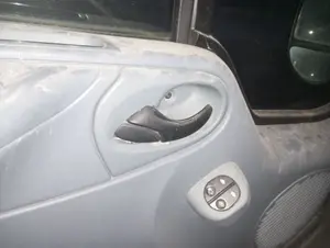 Foto de MANETA INTERIOR DELANTERA IZQUIERDA FORD TRANSIT COMBI (TT9) 2.2 TDCi CAT (116 CV / 85 KW)