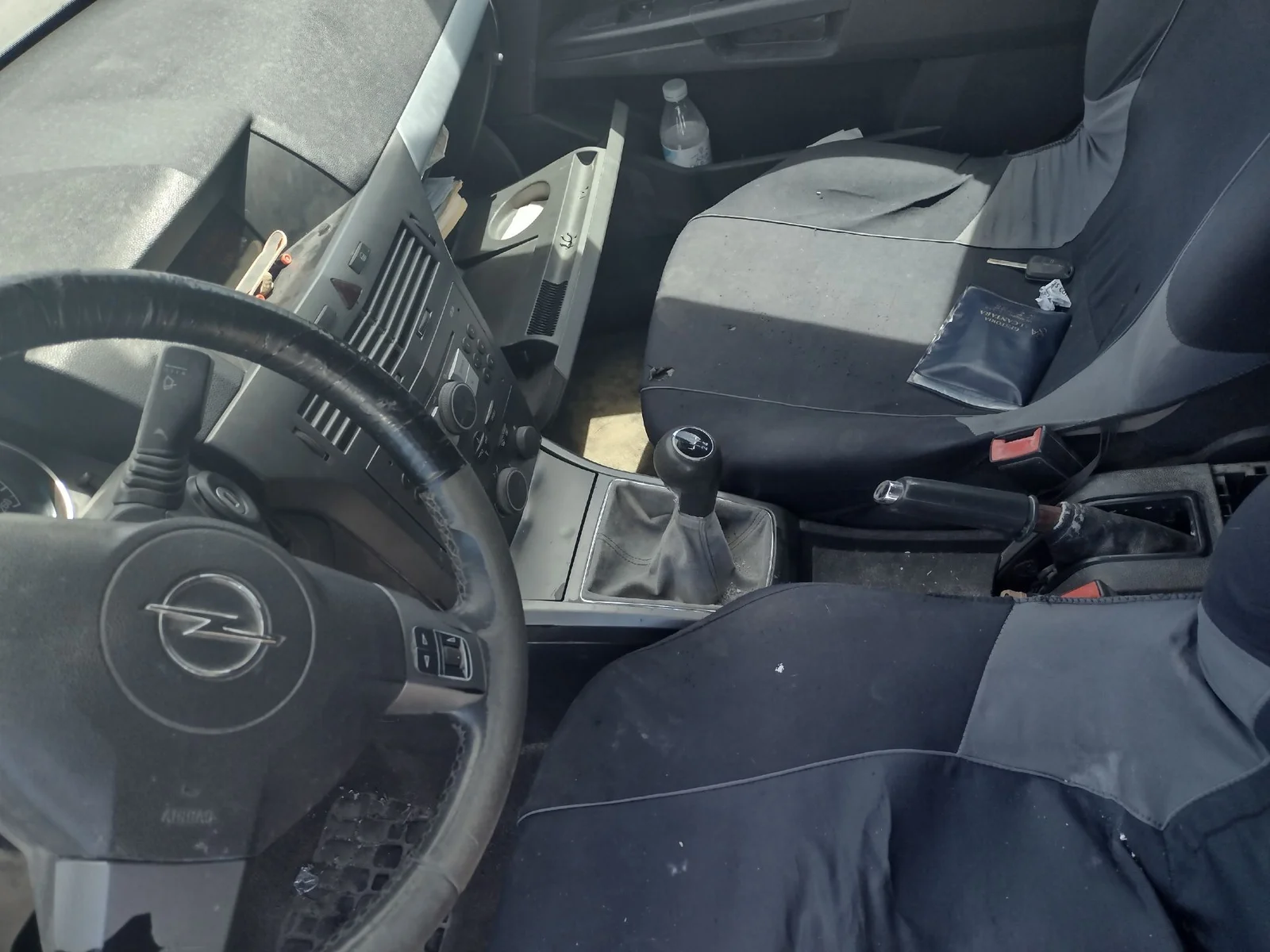 Foto de ENGANCHE CINTURON DELANTERO DERECHO OPEL ASTRA H BERLINA 1.6 16V (105 CV / 77 KW)