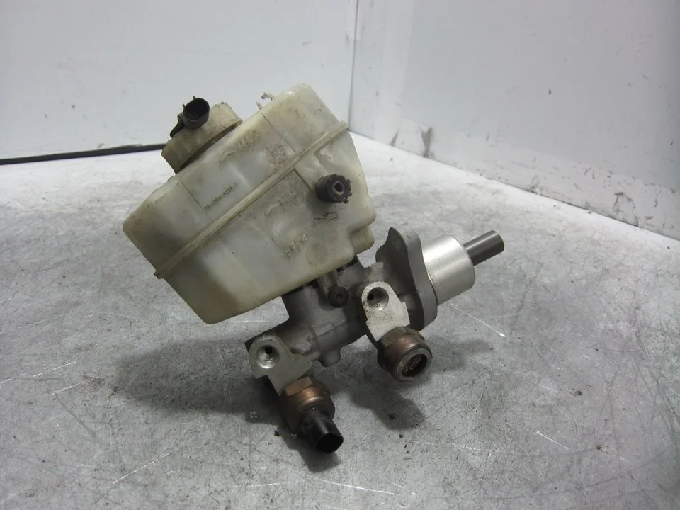 Foto de BOMBA FRENO BMW SERIE 3 COMPACTO (E46) M47N204D4 referencia 08350884781
