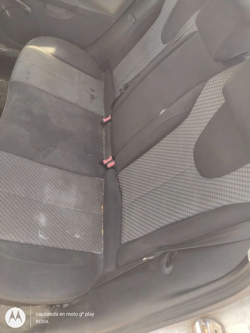 Foto de ASIENTOS TRASERO DERECHO SEAT LEON (1P1) 1.9 TDI (105 CV / 77 KW) referencia 1P0885806AJFKZ