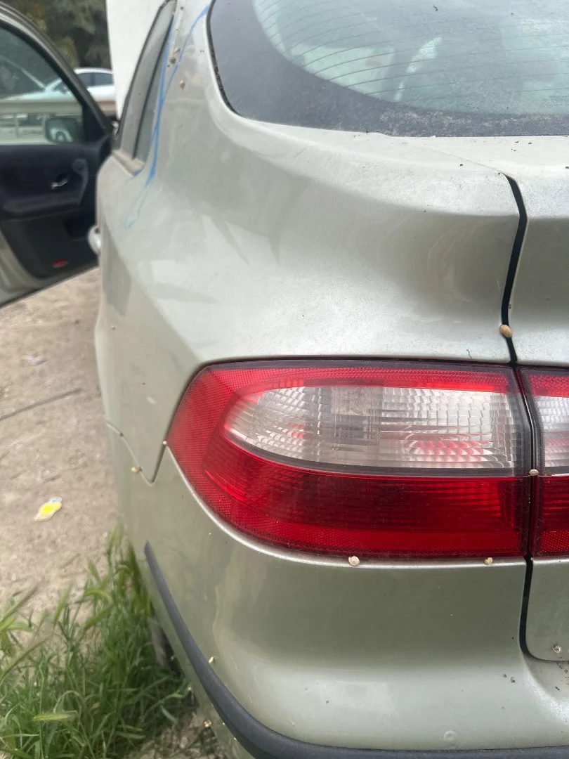 Foto de PILOTO TRASERO IZQUIERDO RENAULT LAGUNA II (BG0) 2.0 (135 CV / 99 KW) referencia 8200002473