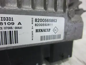 Foto de CENTRALITA MOTOR UCE RENAULT SCENIC II (JM) 1.5 dCi Diesel (106 CV / 78 KW) referencia 8200565863 foto 3
