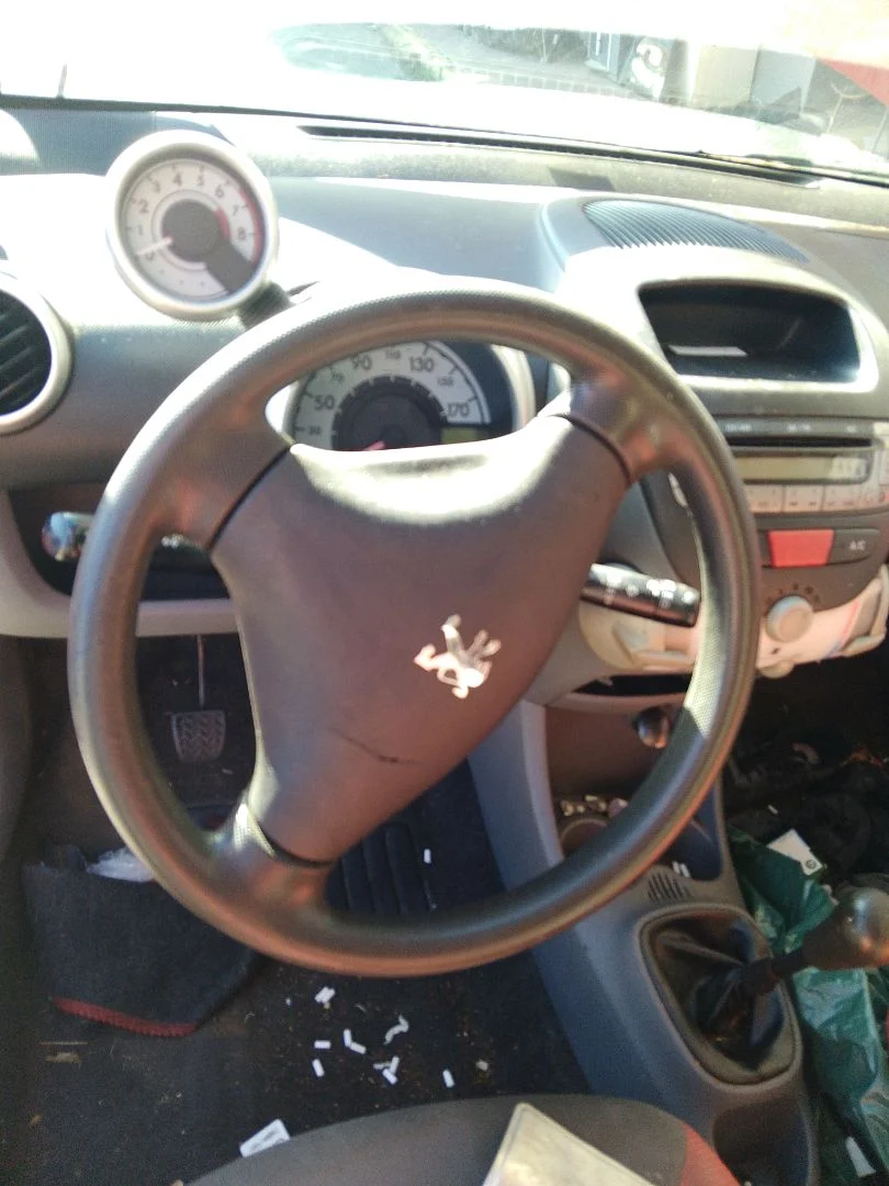 Foto de VOLANTE PEUGEOT 107 1.0 CAT (384F) (68 CV / 50 KW)