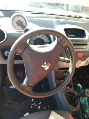 Foto de VOLANTE PEUGEOT 107 1.0 CAT (384F) (68 CV / 50 KW) referencia 4109GN