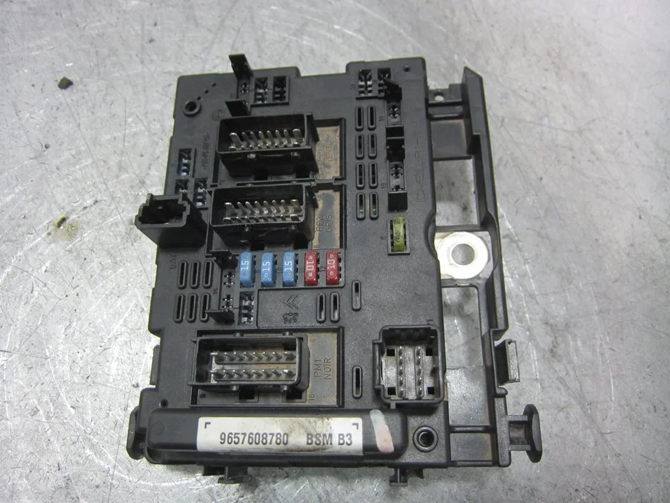 Foto de NO IDENTIFICADO PEUGEOT 206 1.4 HDi (68 CV / 50 KW) referencia 9657608780