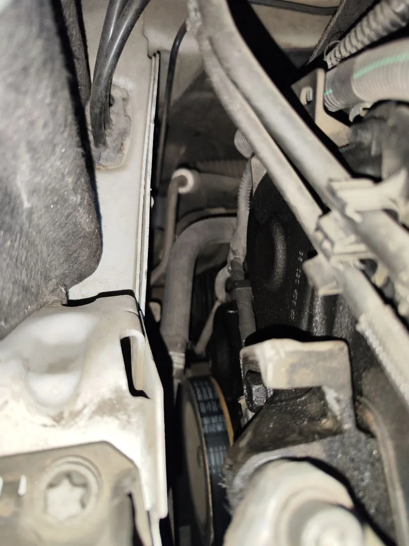 Foto de TUBO PRESION DIRECCION ASISTIDA PEUGEOT 3008 1.6 Blue-HDI FAP (120 CV / 88 KW)