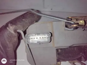 Foto de CERRADURA PUERTA DELANTERA DERECHA PEUGEOT 206 1.4 HDi (68 CV / 50 KW) foto 3