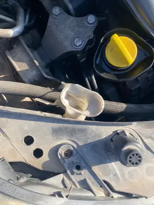 Foto de DEPOSITO LIMPIA RENAULT CLIO III 1.2 16V (75 CV / 55 KW) referencia 7701058023