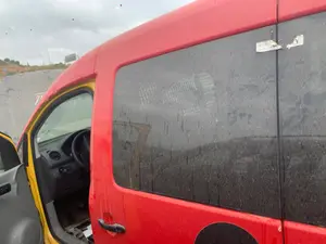 Foto de LUNA TRASERA IZQUIERDA VOLKSWAGEN CADDY (2K)(02.2004) 2.0 SDI (69 CV / 51 KW) referencia 2K5845305C NVB