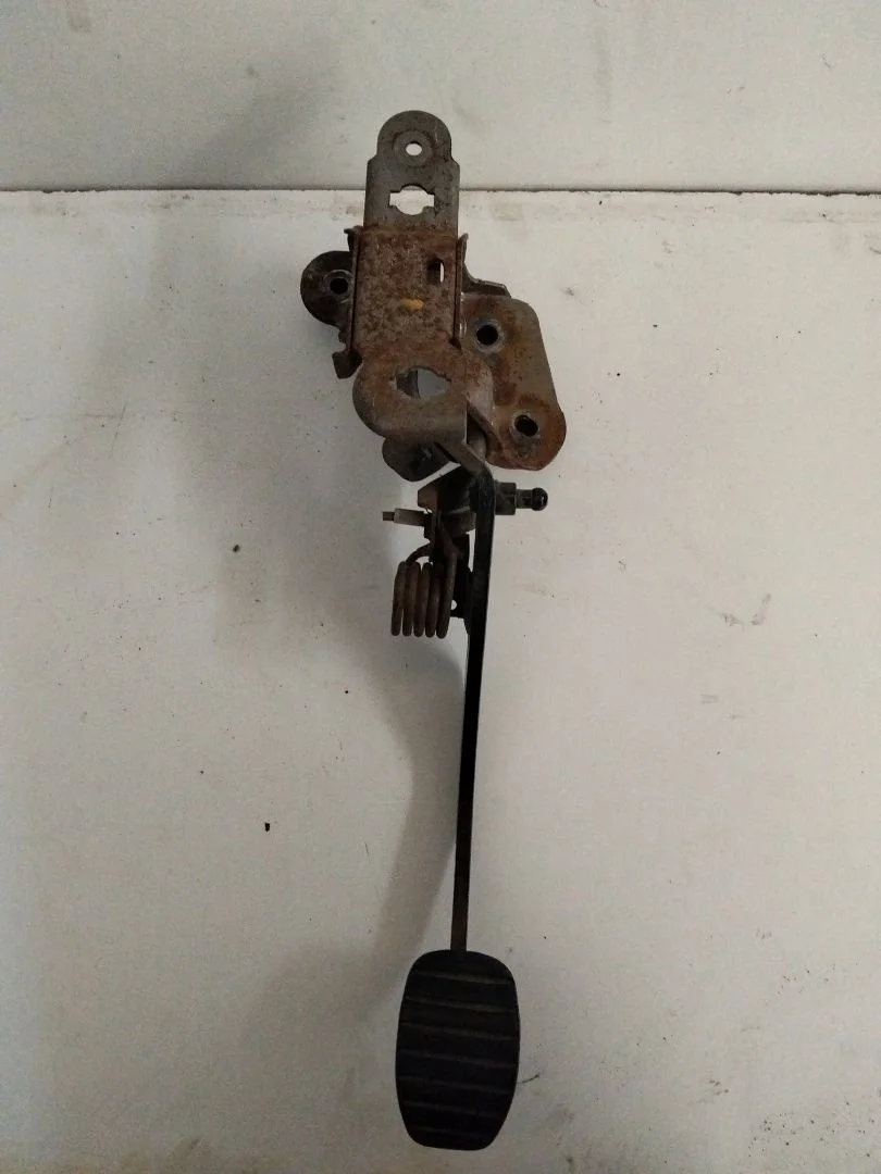 Foto de PEDAL EMBRAGUE RENAULT CLIO III 1.5 dCi Diesel (68 CV / 50 KW) referencia 8200727352