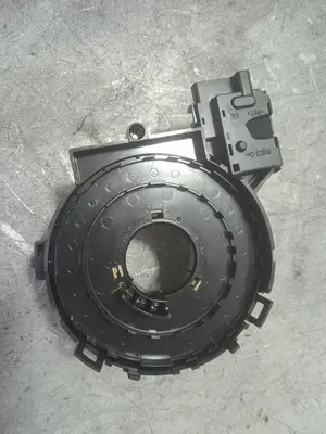Foto de ANILLO AIRBAG VOLKSWAGEN GOLF V (1K1)(10.2003) 1.9 TDI (90 CV / 66 KW) referencia 1K0959653C foto 4