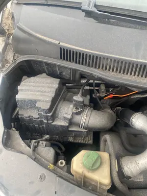 Foto de CAJA FILTRO AIRE VOLKSWAGEN T5 TRANSPORTER BUS (7H) 2.5 TDI (131 CV / 96 KW)