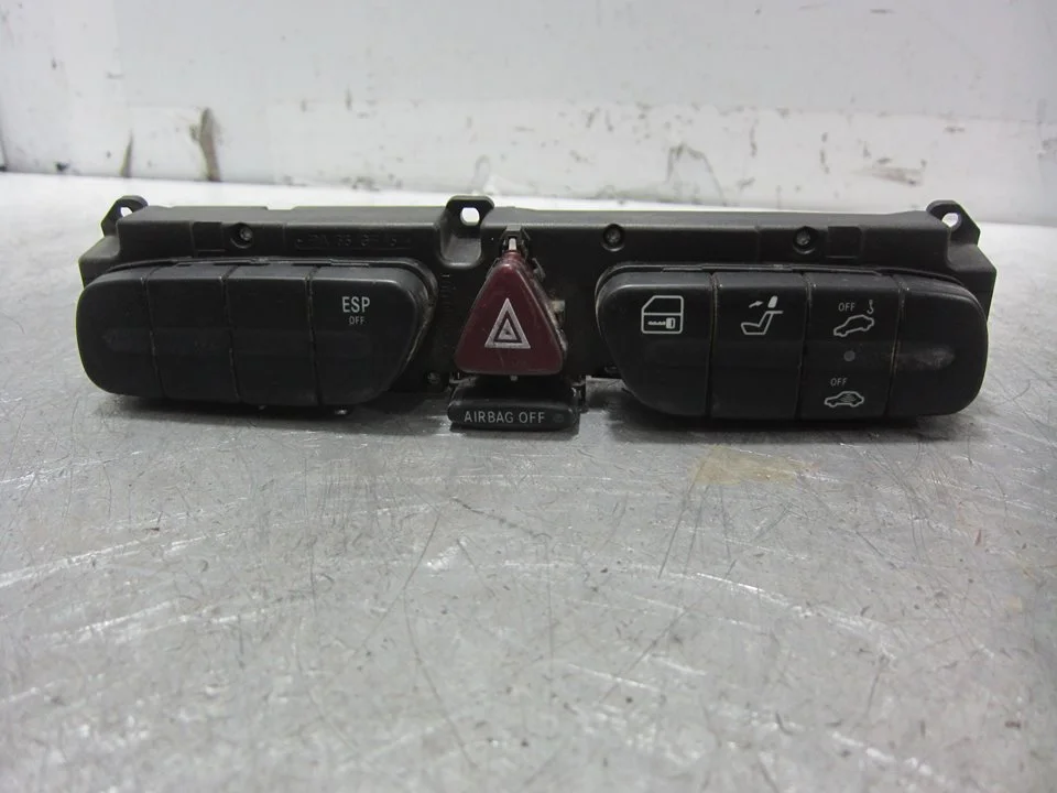 Foto de MANDO MULTIFUNCION MERCEDES-BENZ CLASE C (BM 203) BERLINA 2.2 CDI CAT (143 CV / 105 KW) referencia 2038216258