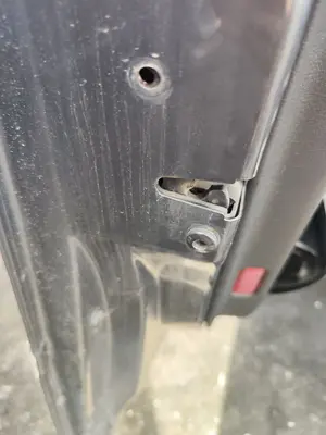 Foto de CERRADURA PUERTA DELANTERA IZQUIERDA AUDI A6 BERLINA (4B2) 2.5 V6 24V TDI (180 CV / 132 KW) referencia 401837015