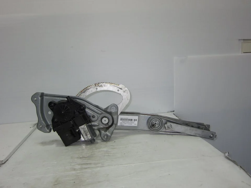 Foto de ELEVALUNAS DELANTERO DERECHO RENAULT SCENIC III (JZ) 1.5 dCi Diesel (106 CV / 78 KW) referencia 807300011R
