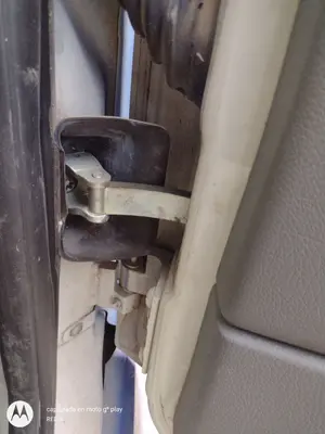 Foto de RETENEDOR PUERTA VOLKSWAGEN CRAFTER FURGÓN (2E) 2.5 TDI DPF (109 CV / 80 KW)