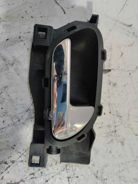 Foto de MANETA INTERIOR DELANTERA DERECHA CITROEN C4 BERLINA referencia 96435310VD