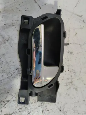 Foto de MANETA INTERIOR DELANTERA DERECHA CITROEN C4 BERLINA referencia 96435310VD foto 1