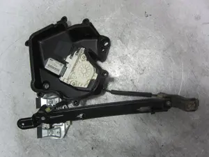 Foto de ELEVALUNAS TRASERO IZQUIERDO SEAT LEON (1P1) 1.9 TDI (105 CV / 77 KW) referencia 1K0959703G