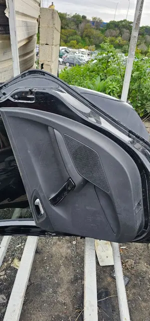 Foto de GUARNECIDO PUERTA TRASERA DERECHA PEUGEOT 208 1.2 12V e-VTi / PureTech (81 CV / 60 KW) referencia 96763547ZD