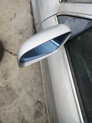 Foto de RETROVISOR IZQUIERDO AUDI A6 BERLINA (4B2) 2.5 V6 24V TDI (150 CV / 110 KW) foto 2