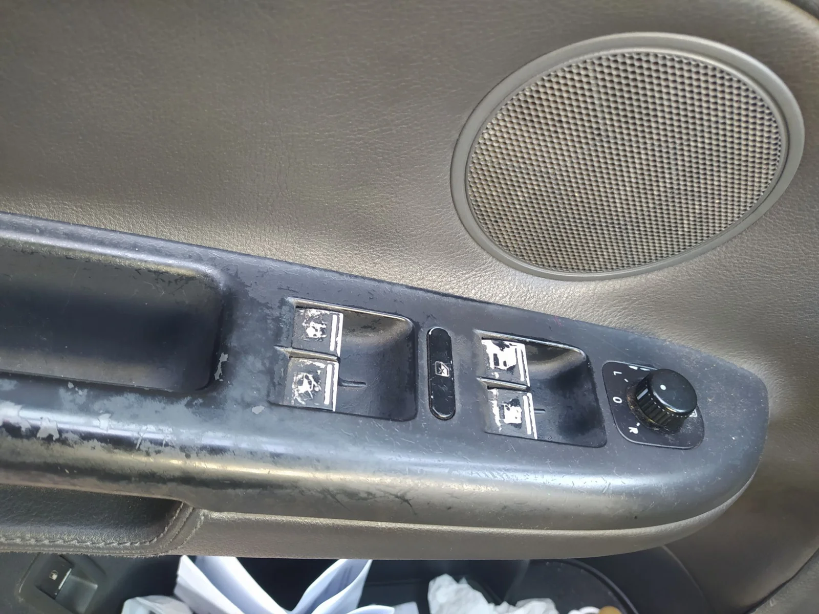 Foto de MANDO ELEVALUNAS DELANTERO IZQUIERDO VOLKSWAGEN GOLF PLUS V (5M1) 1.9 TDI (105 CV / 77 KW)