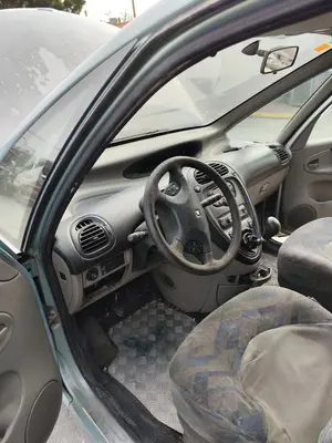 Foto de SALPICADERO CITROEN XSARA PICASSO 2.0 HDi CAT (RHY / DW10TD) (90 CV / 66 KW) referencia 821185 foto 1