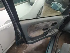 Foto de CERRADURA PUERTA DELANTERA IZQUIERDA RENAULT MEGANE I CLASSIC (LA0) 2.0 CAT (114 CV / 84 KW) referencia 7700434604