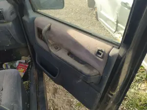 Foto de GUARNECIDO PUERTA DELANTERA DERECHA CHRYSLER VOYAGER GS 2.5 Turbodiesel (116 CV / 85 KW)