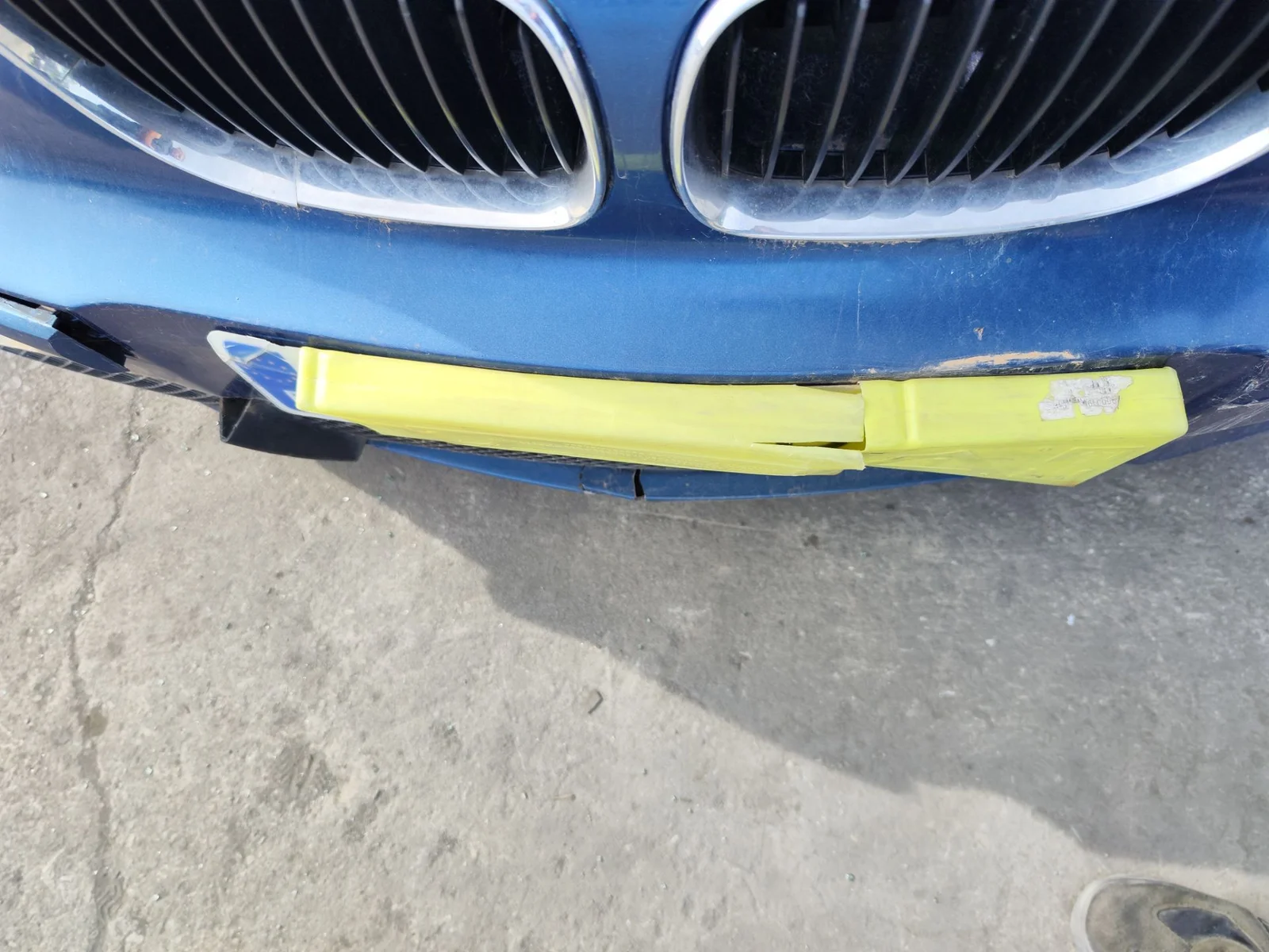 Foto de REFUERZO PARAGOLPES DELANTERO BMW SERIE 1 BERLINA (E81/E87) 2.0 16V Diesel CAT (122 CV / 90 KW)
