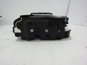 Foto de CERRADURA PUERTA TRASERA DERECHA VOLKSWAGEN GOLF VI (5K1)(10.2008) referencia 46B5K4839016H