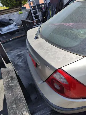 Foto de PORTON TRASERO FORD MONDEO BERLINA (GE) 2.0 TDCi CAT (131 CV / 96 KW) referencia 1211435 foto 2