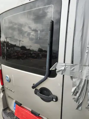 Foto de BRAZO LIMPIA TRASERO FIAT I DOBLÒ (119) 1.9 JTD CAT (105 CV / 77 KW)