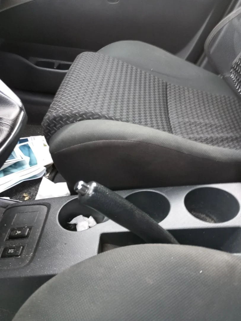 Foto de PALANCA FRENO TOYOTA COROLLA VERSO (R1) 2.2 Turbodiesel CAT (136 CV / 100 KW)