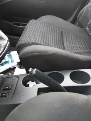 Foto de PALANCA FRENO TOYOTA COROLLA VERSO (R1) 2.2 Turbodiesel CAT (136 CV / 100 KW)