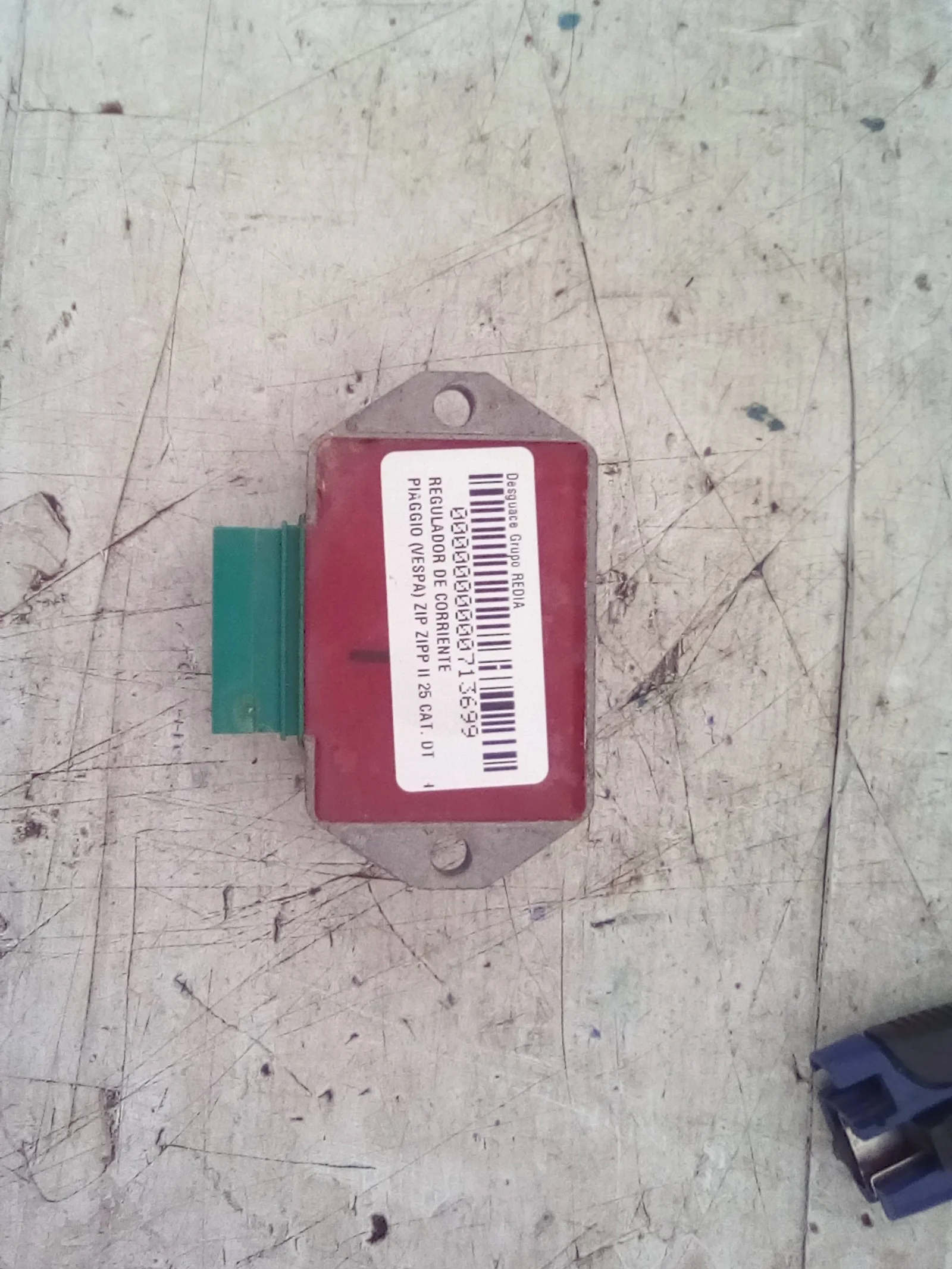 Foto de REGULADOR DE CORRIENTE PIAGGIO (VESPA) ZIP