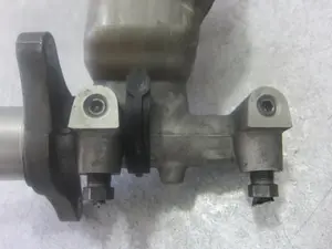 Foto de BOMBA FRENO PEUGEOT 407 1.6 HDi FAP CAT (9HZ / DV6TED4) (109 CV / 80 KW) referencia 9646980980 foto 2