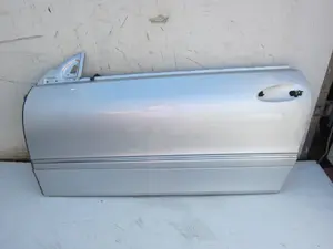 Foto de PUERTA DELANTERA IZQUIERDA MERCEDES-BENZ CLK (BM 209) CABRIO 3.2 V6 18V CAT (218 CV / 160 KW)