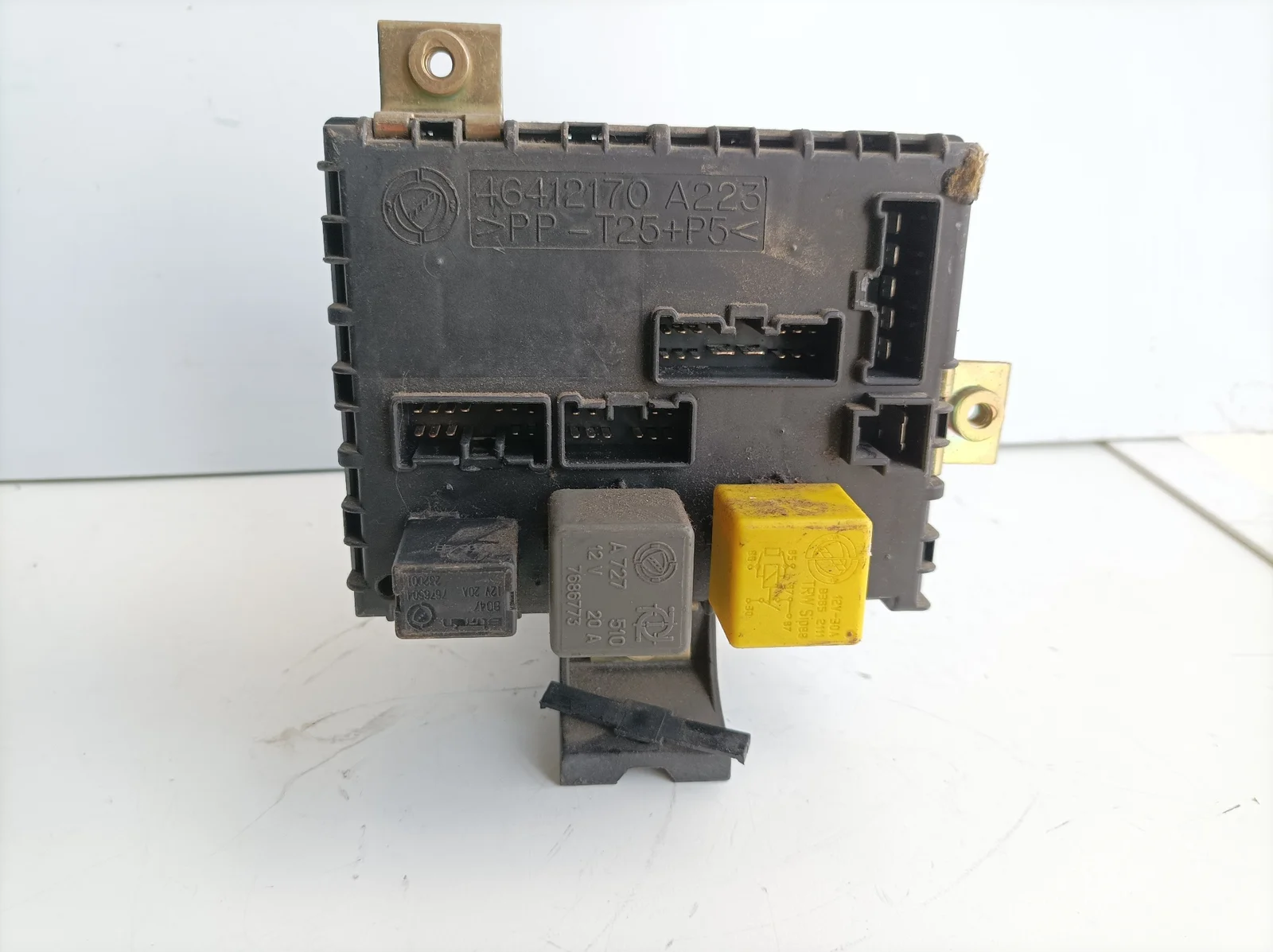 Foto de CAJA RELES / FUSIBLES ABARTH PUNTO (188) referencia 46412170