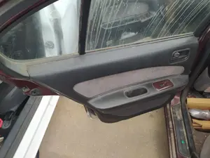 Foto de ELEVALUNAS TRASERO IZQUIERDO NISSAN MAXIMA QX (A32) 2.0 V6 24V CAT (140 CV / 103 KW)