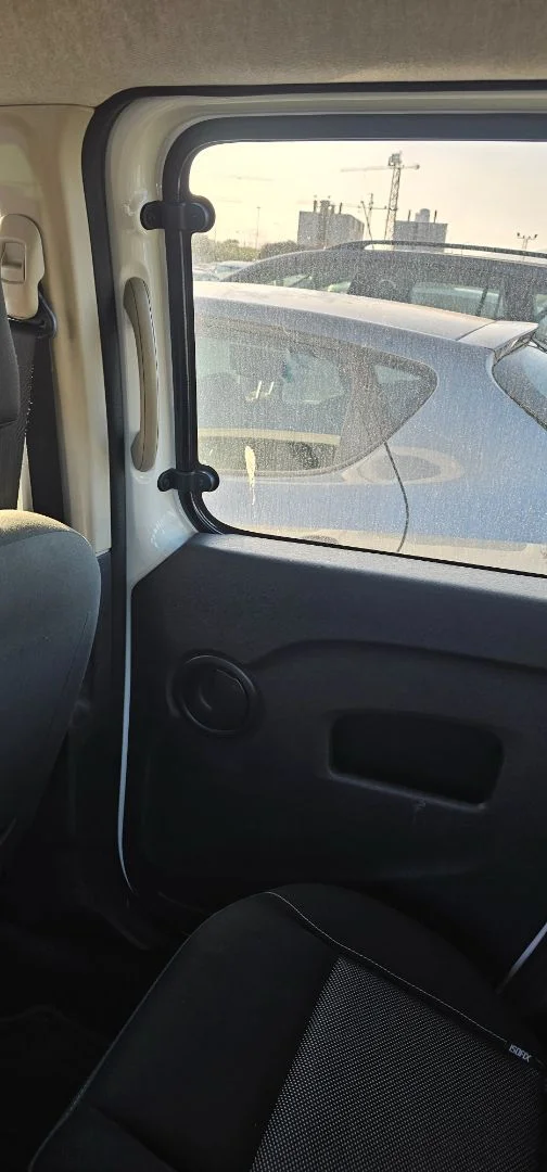 Foto de ASIDERO TECHO TRASERO DERECHO RENAULT KANGOO II (F/KW0) 1.5 dCi Diesel FAP (90 CV / 66 KW)