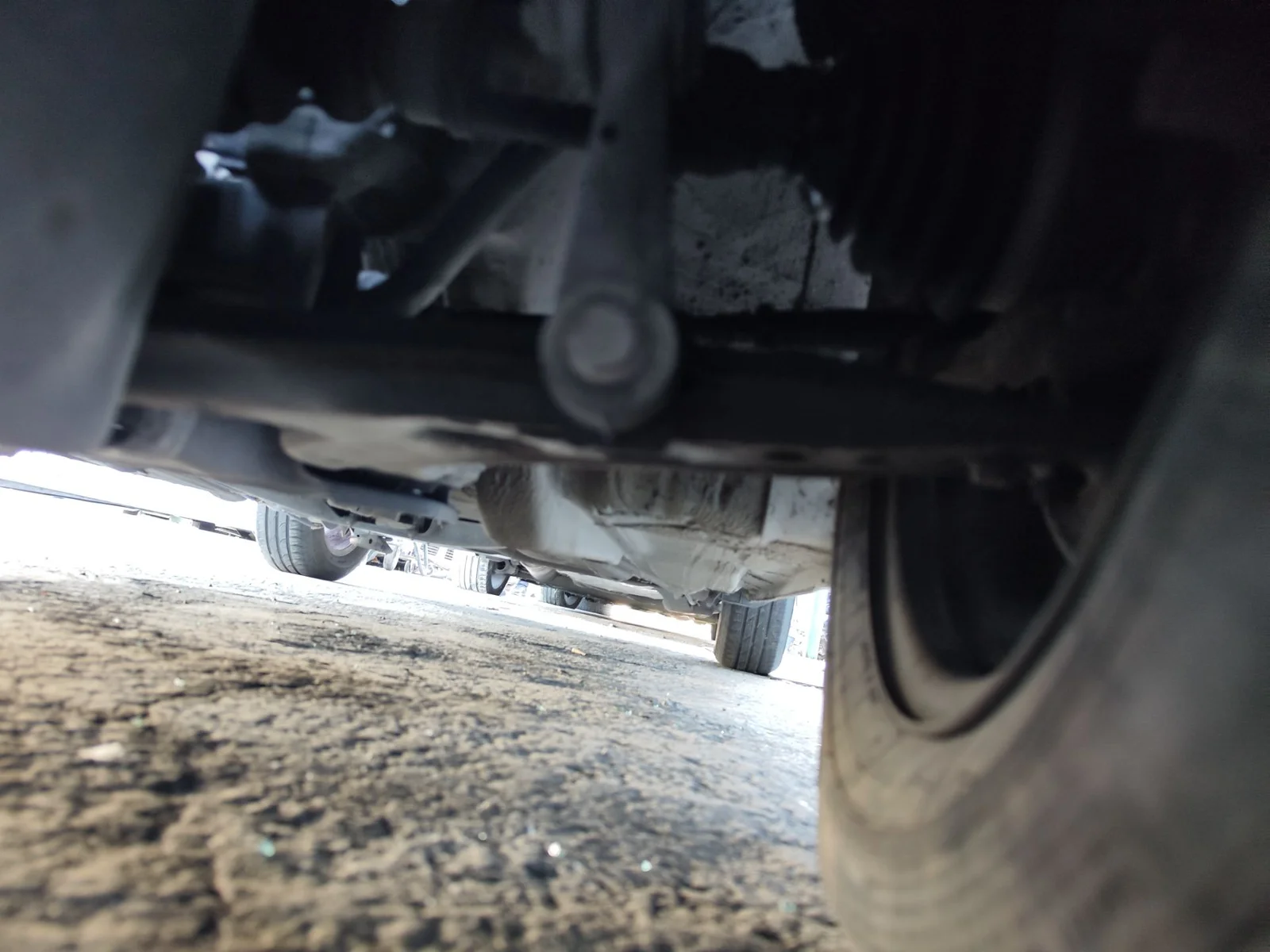 Foto de BRAZO SUSPENSION DELANTERO IZQUIERDO VOLKSWAGEN GOLF IV BERLINA (1J1)(10.1997) 1.9 TDI (131 CV / 96 KW)