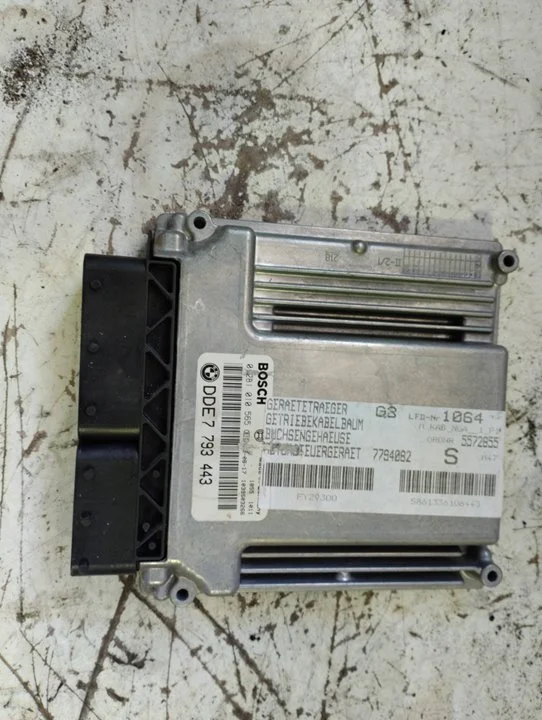 Foto de CENTRALITA MOTOR UCE BMW SERIE 3 BERLINA (E46) 2.0 16V Diesel CAT (150 CV / 110 KW) referencia 7793443