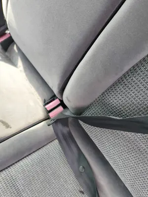 Foto de ENGANCHE CINTURON TRASERO CENTRAL PEUGEOT 407 SW 2.0 16V HDi FAP CAT (RHR / DW10BTED4) (136 CV / 100 KW)