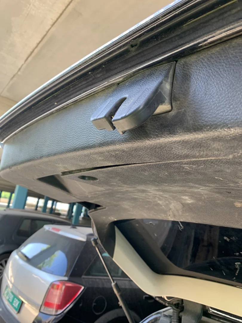 Foto de CERRADURA MALETERO / PORTON VOLKSWAGEN PASSAT VARIANT (3C5) 2.0 TDI (140 CV / 103 KW)