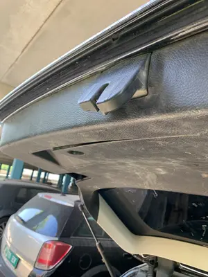 Foto de CERRADURA MALETERO / PORTON VOLKSWAGEN PASSAT VARIANT (3C5) 2.0 TDI (140 CV / 103 KW)