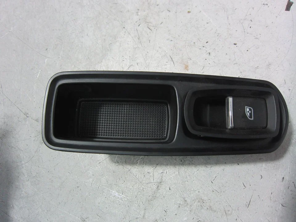 Foto de MANDO ELEVALUNAS DELANTERO DERECHO PORSCHE MACAN (95BA) referencia 7PP959855F